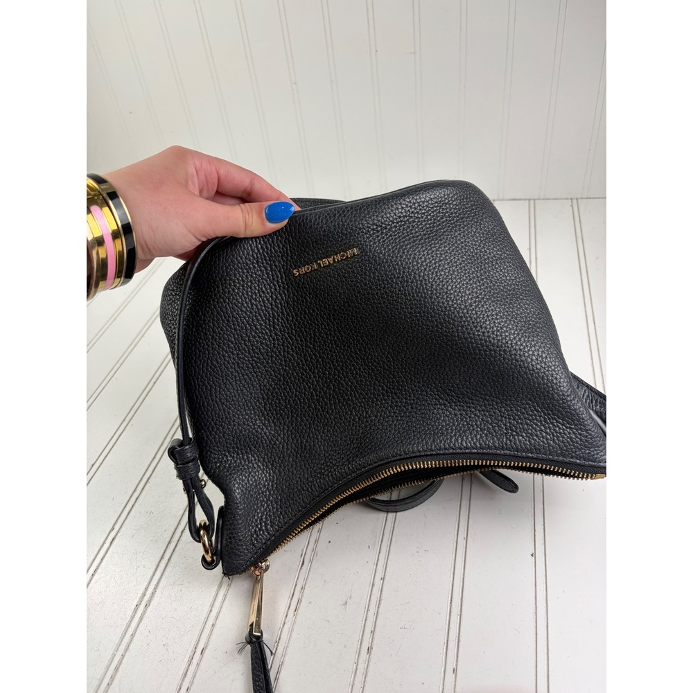 Michael Kors Black Nayla Medium Pebbled Leather Messenger Crossbody Shoulder Bag - Picture 10 of 11